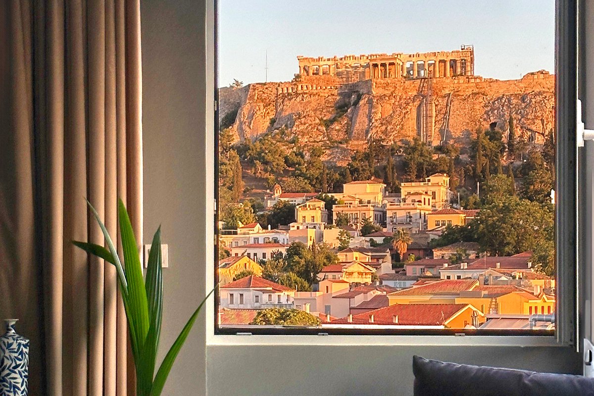 Flat with Acropolis view in Athens heart