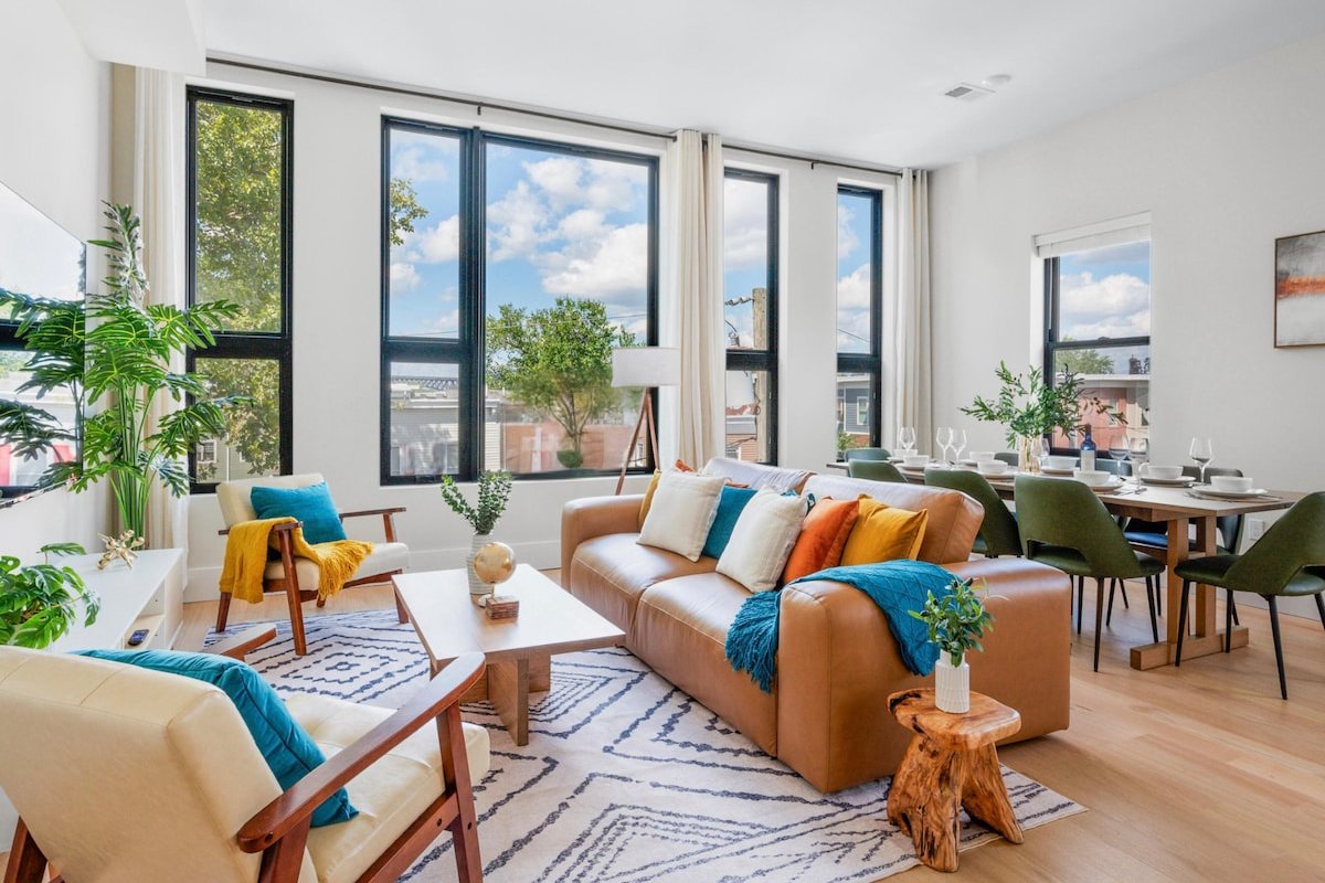 Penthouse+3BR Private Rooftop Min to PATH to NYC! gallery image 4