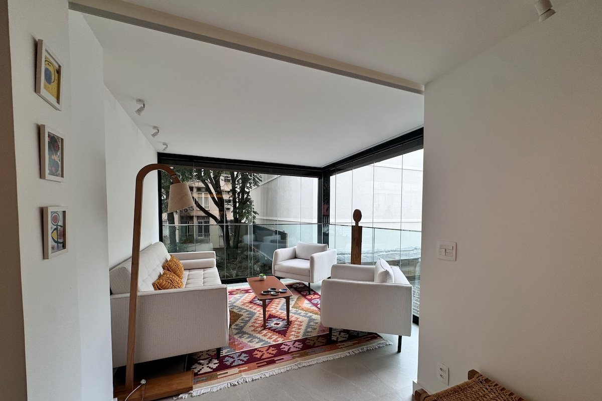 Refúgio sofisticado em Ipanema! gallery image 3