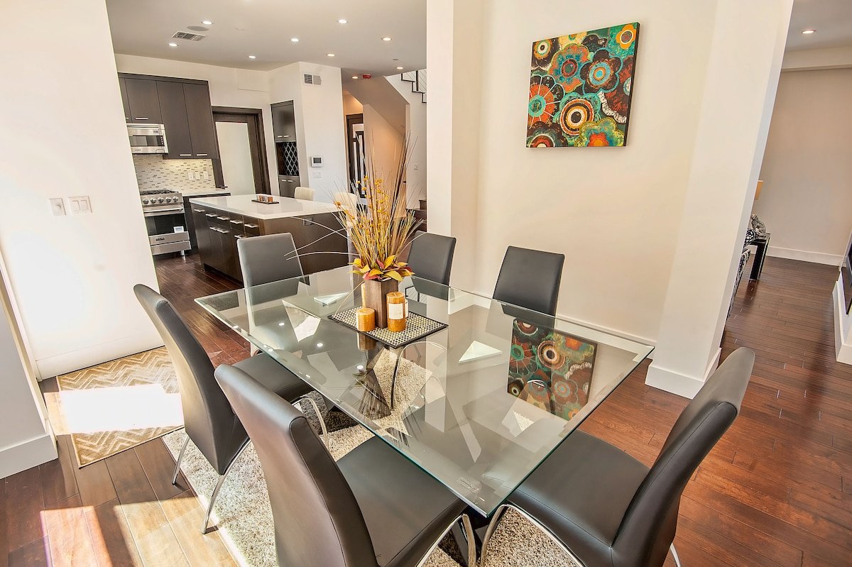 Stunning New Modern in Hollywood Hills! gallery image 4