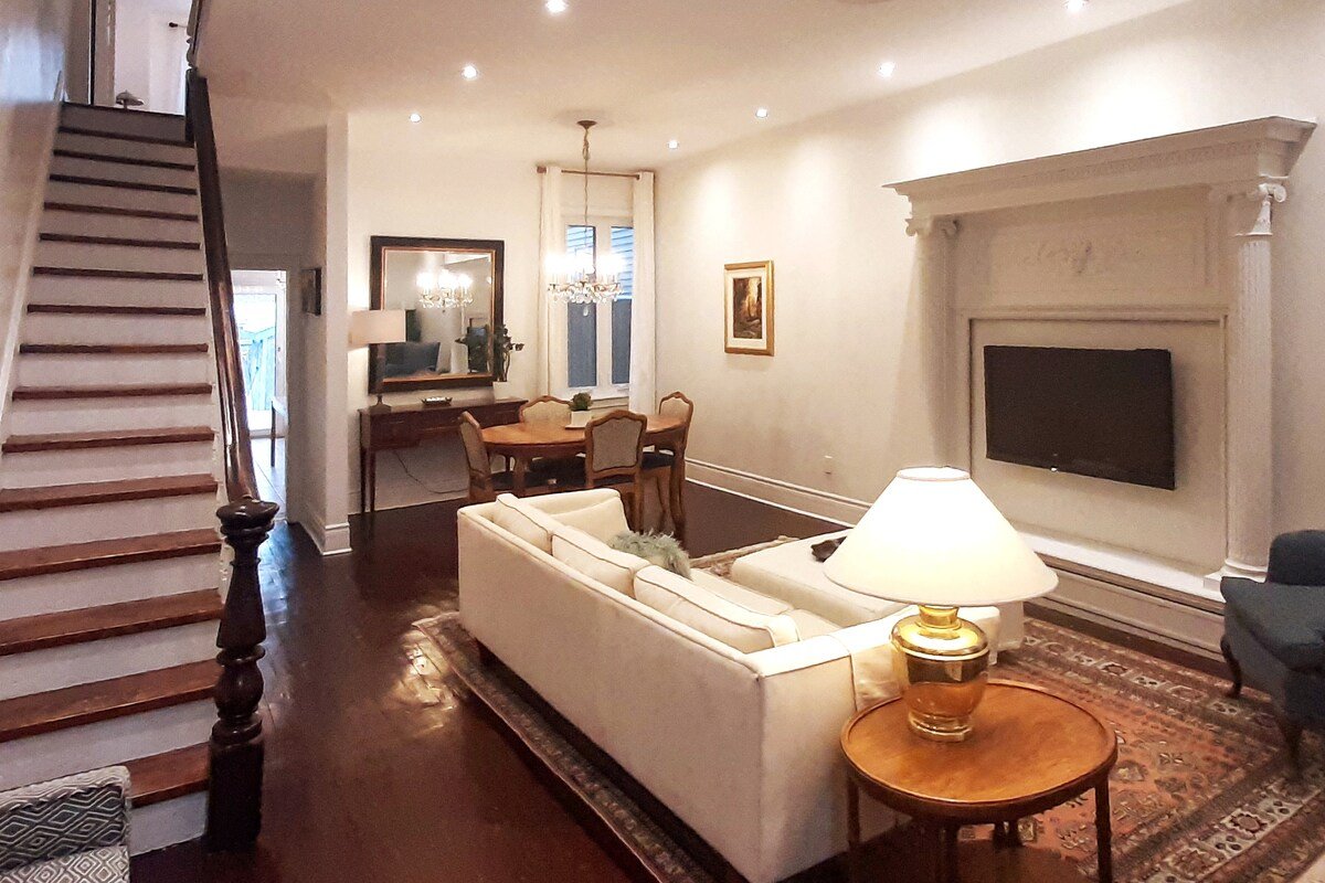 Charming 3-Bed Victorian Townhouse w/ Free Parking gallery image 4