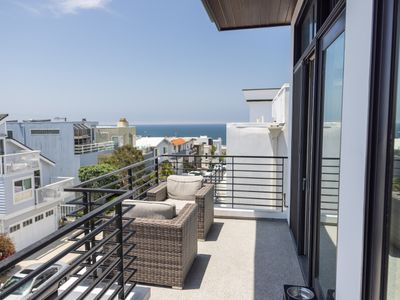 OceanView Lux Home, Perfect Location, Walk, Garage