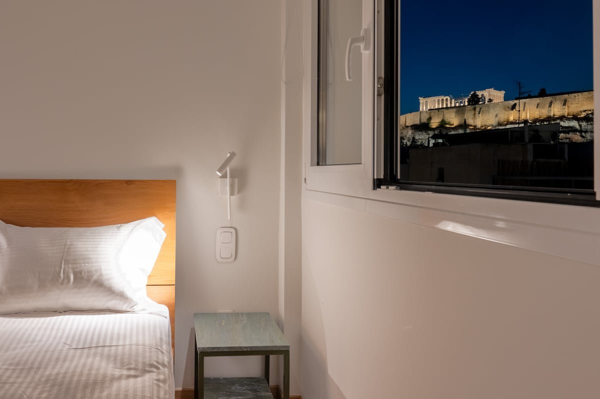 Unique 2BR Penthouse with Stunning Acropolis View gallery image 5