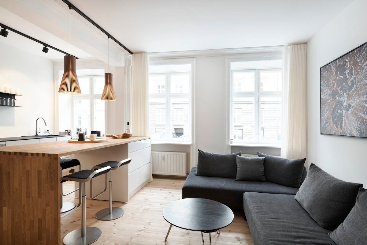 Dinesen Collection 2BR 1BA Condo gallery image 5