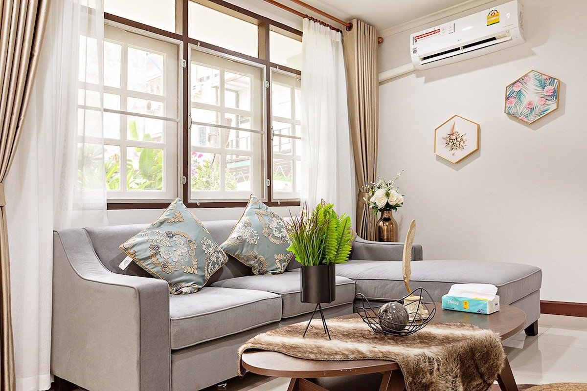 Suttisan 独立大花园别墅五卧三卫+獨立保姆間，近地铁、辉煌“新唐人街”、火车夜市 gallery image 3