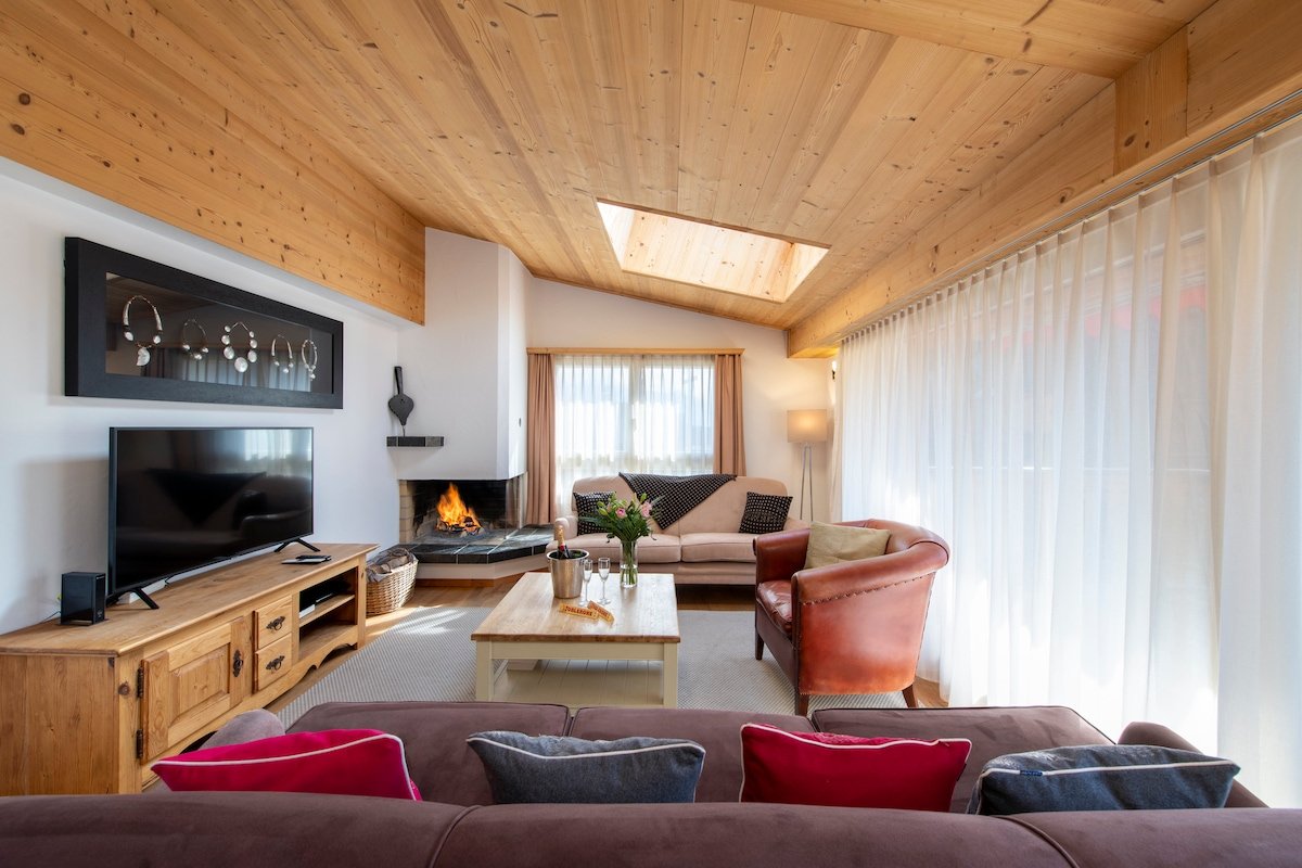 Chalet Balthazar 4 – Central Villars, Great Views gallery image 3