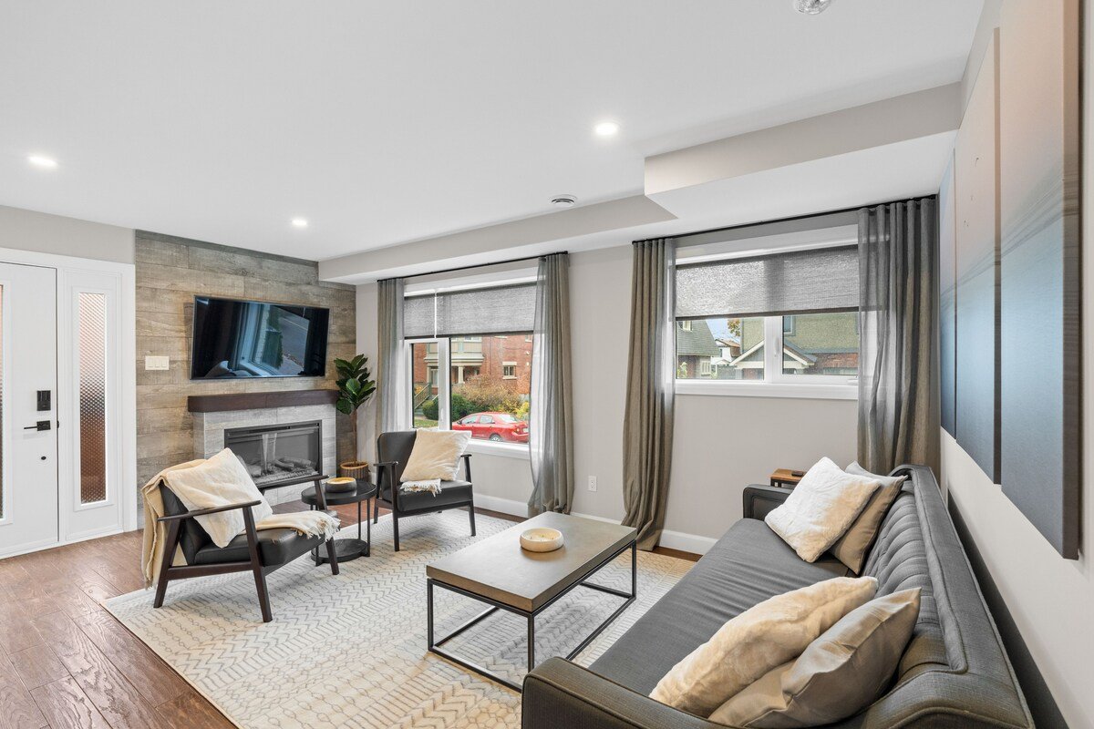 Luxurious Oasis – Rooftop terrace Old Ottawa South gallery image 3