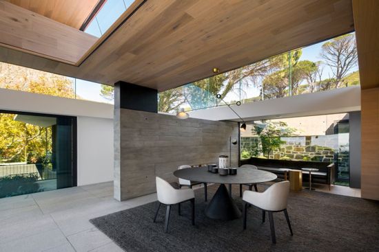 Photo 5 of Cape Kloof accommodation in Higgovale, Cape Town with 4 bedrooms and 4 bathrooms