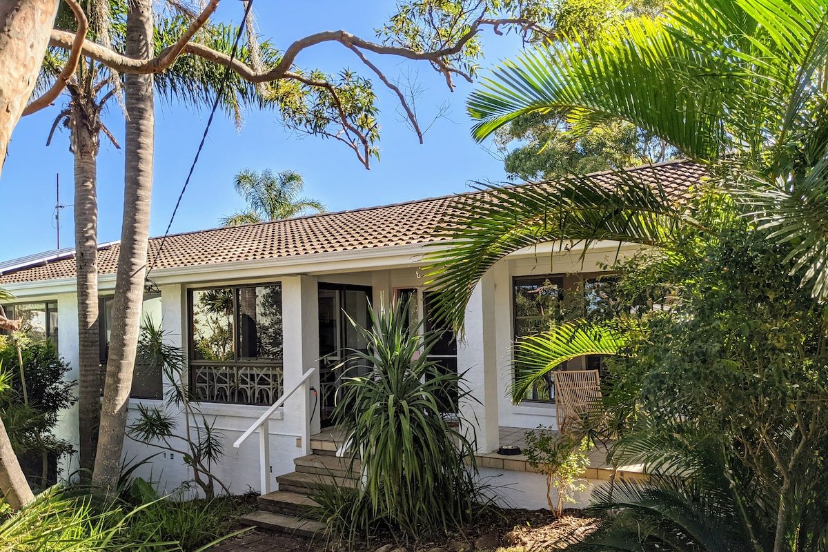 Pink Palms Beach House – Pets | Value | Fun gallery image 2