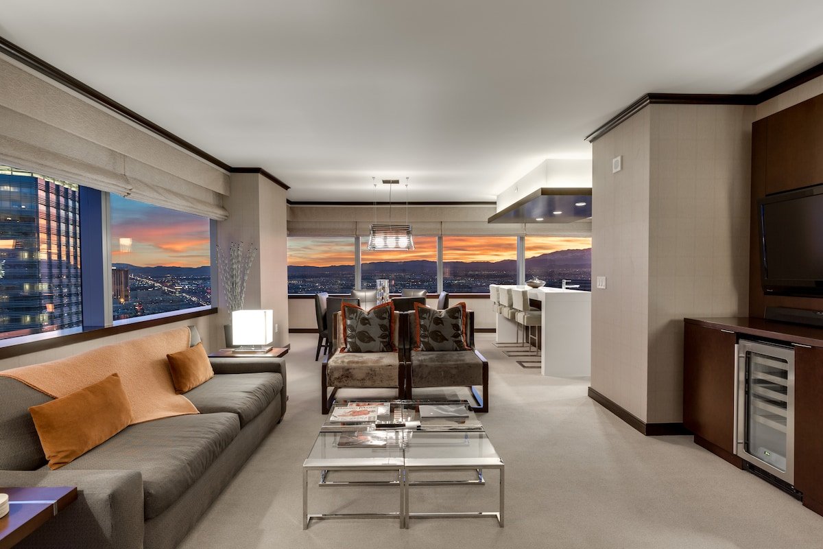 Biggest Penthouse@ Vdara! 2+BR JawDrop Strip View! gallery image 2