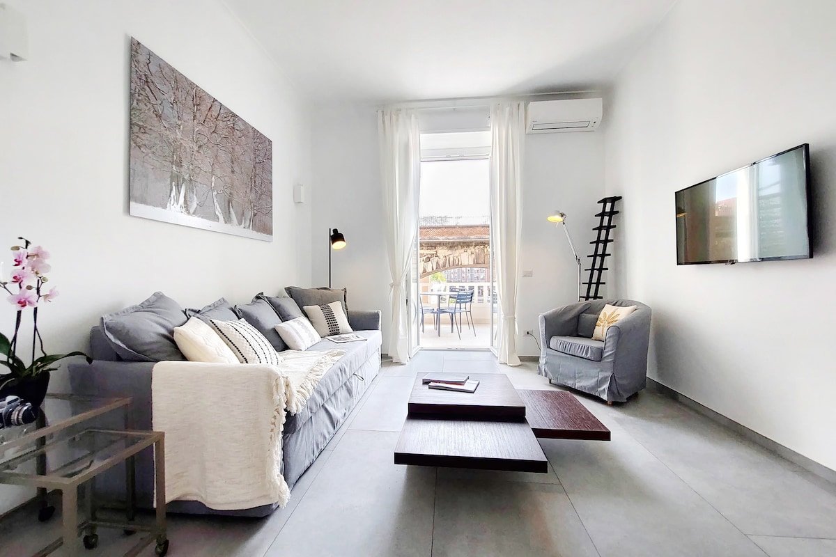 Bright Apartment Cupolone View near Vatican gallery image 2