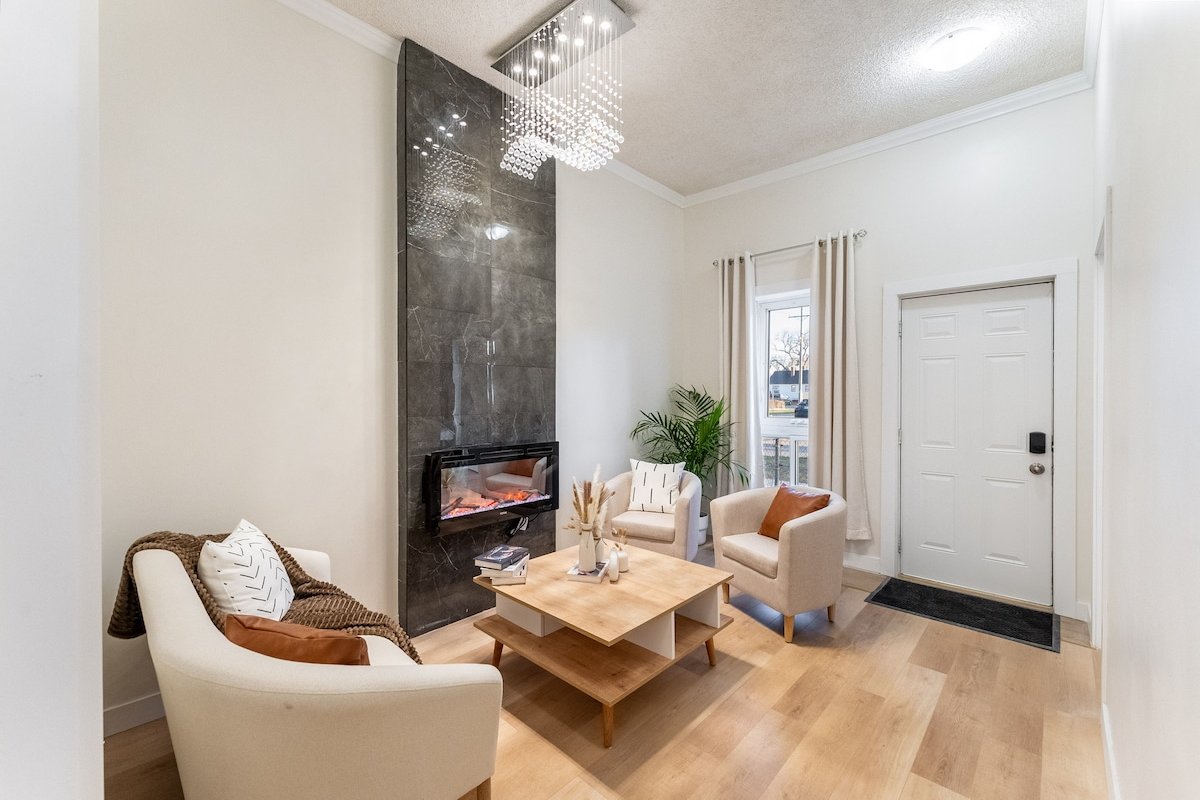 Modern & Cozy: 4Bed 2Bath Home (8 guests max.) gallery image 3