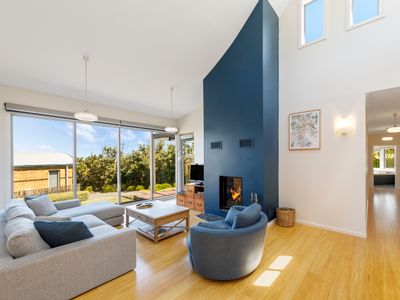 Chocolate Gannets Garden Villa with partial ocean views, 50 meters from the beach and 3 minute drive into town