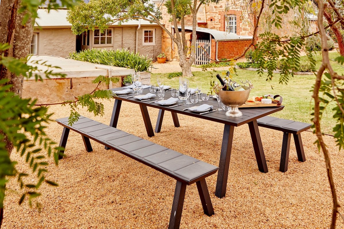 1858 Barossa Accommodation entire farmhouse. gallery image 3