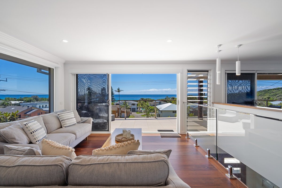 Beachfront Luxury – Games Room & Beach Essentials! gallery image 3