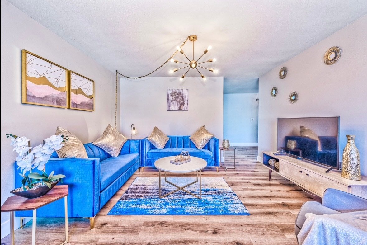 New! 3 min to Convention Center gallery image 2