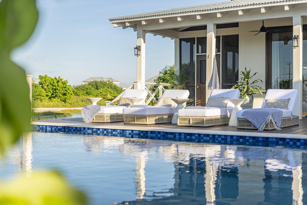 Casa Agua Azul & The Pool Club at Mahogany Bay gallery image 2