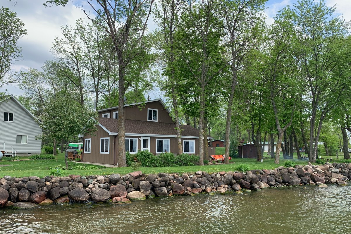 Cozy Winter Retreat • Fireplace • Fast WiFi