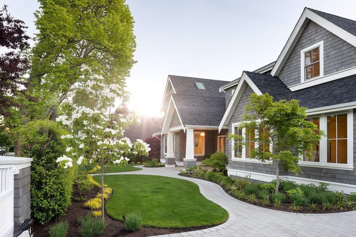 Luxury family home steps from the ocean gallery image 3
