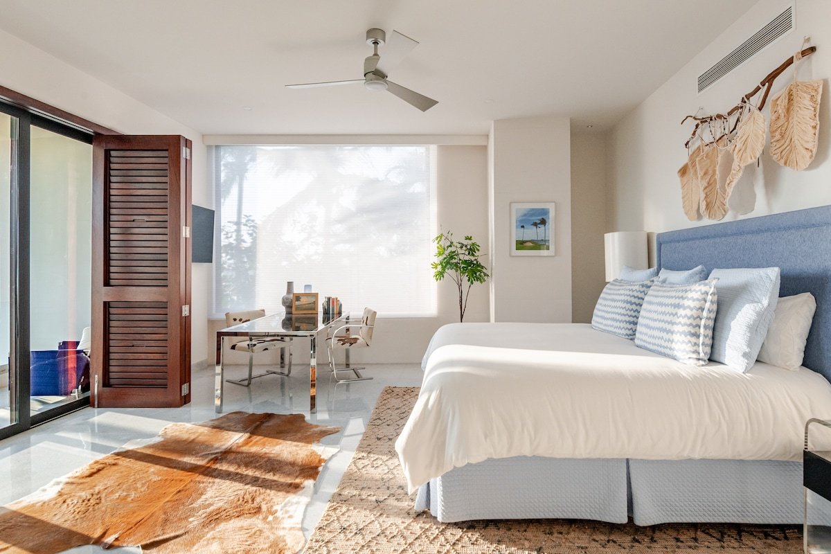 Luxury Oceanfront Retreat w/ Pools, Jacuzzi & Chef gallery image 3