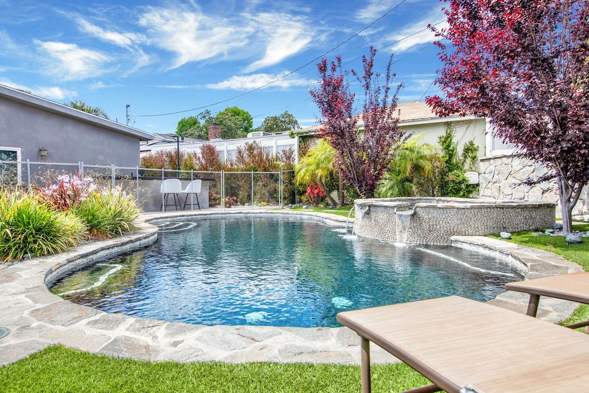 GreatLocationHeatedPoolJacuzzi gallery image 2