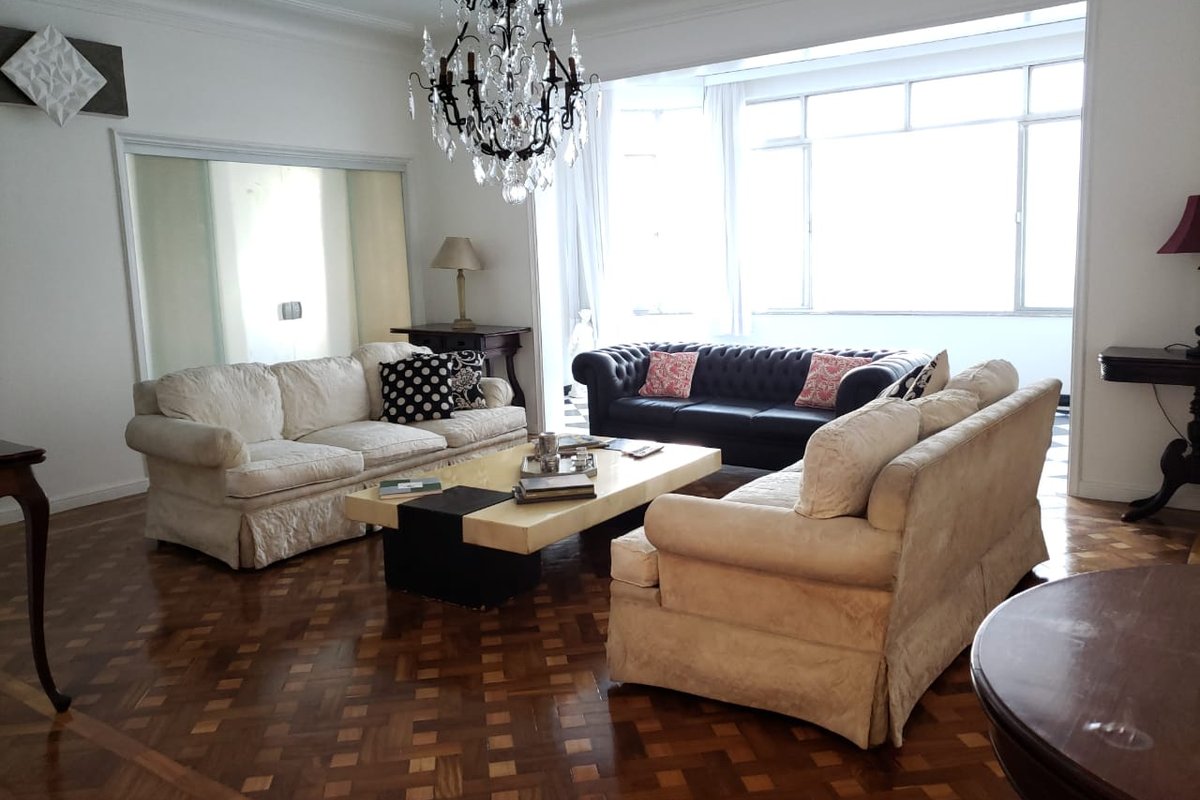 Spacious 5 BR Near the Beach – 2 min walk!