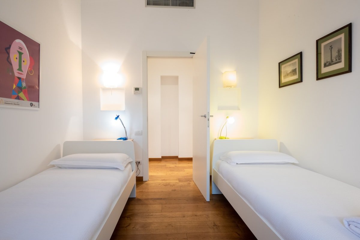 Corso di Porta Nuova 34: Downtown Jazz Vibes gallery image 4