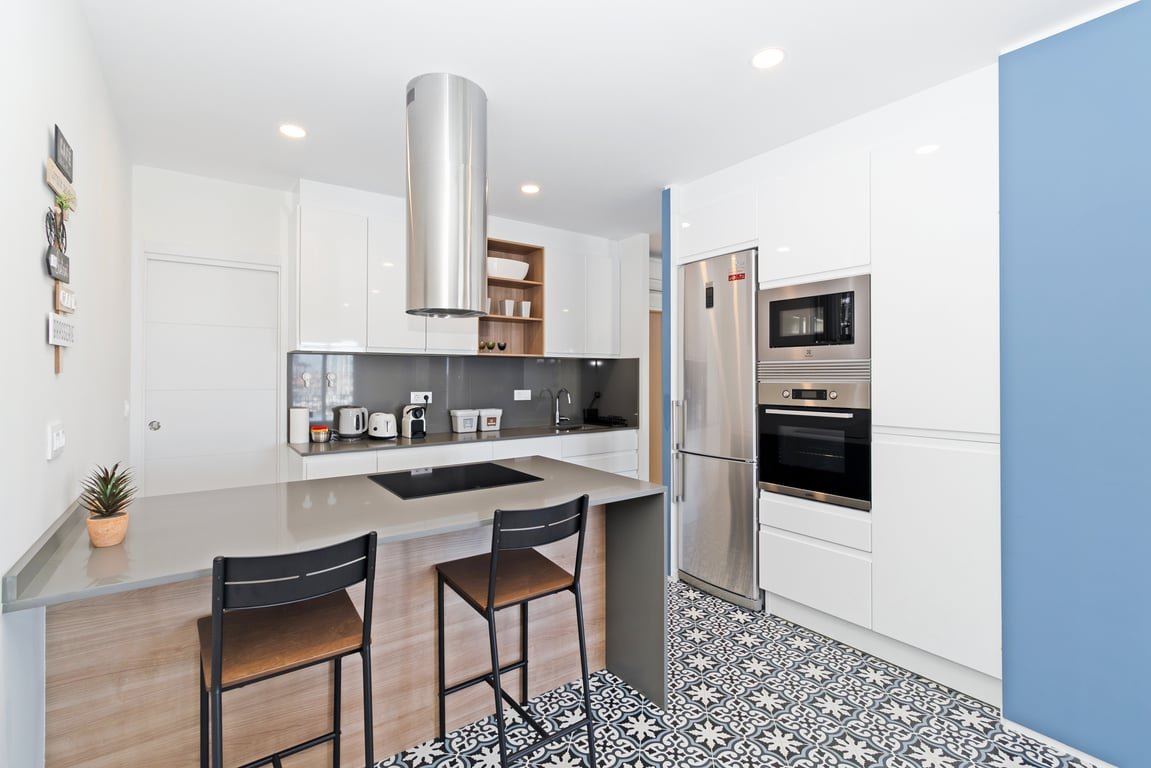 GuestReady – Modern flat with views to La Marina gallery image 4