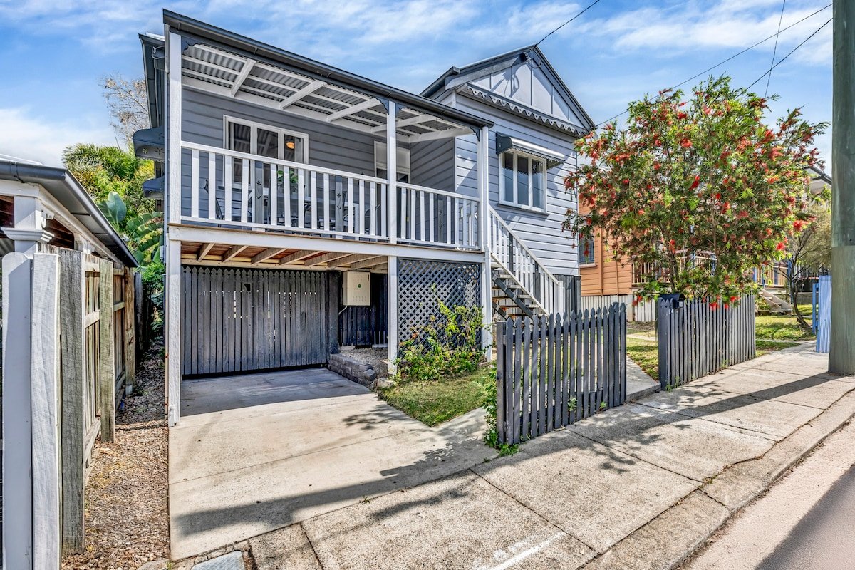 Gabba Central House, 3BR/2Bath Pets gallery image 3