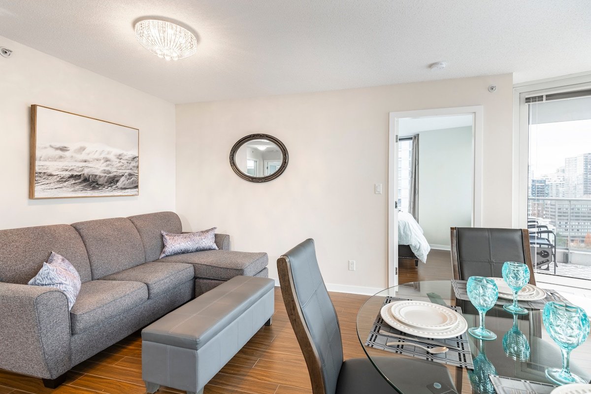 Gorgeous Views! Parking high floor. Licensed AC gallery image 5