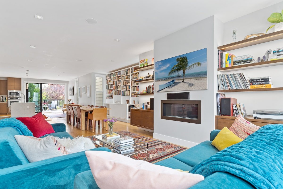 Stunning Family Luxury in Modern SF Victorian gallery image 4