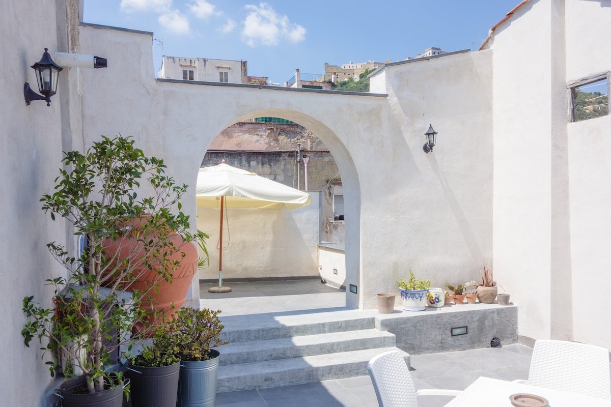 San Mattia rooftop attic – cozy & panoramic gallery image 2