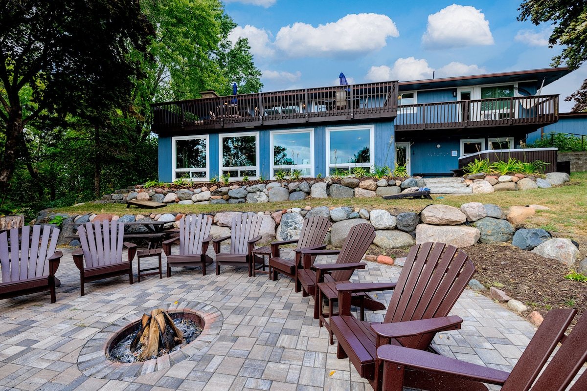 Eagle’s Nest – Lake Home with Hot Tub and Fire Pit gallery image 4