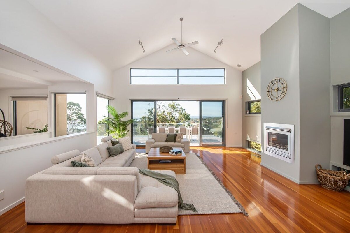 Rockleigh Bay Gas Heated Spa and Solar Heated Pool gallery image 3