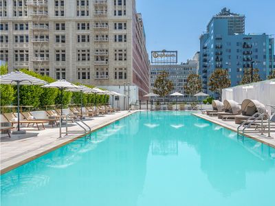 Penthouse Top Floor 3 bed Ultra Luxury City Views!