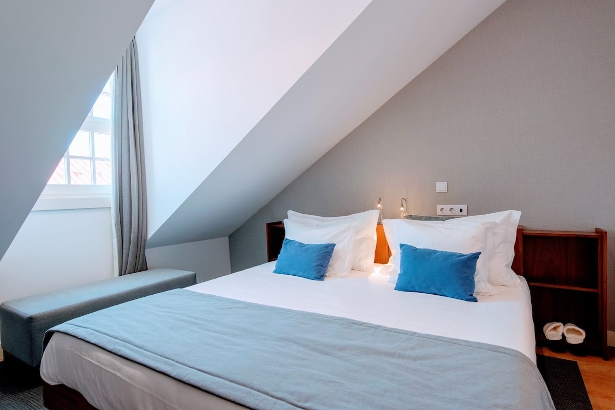 Augusta Residence top floor penthouse gallery image 3