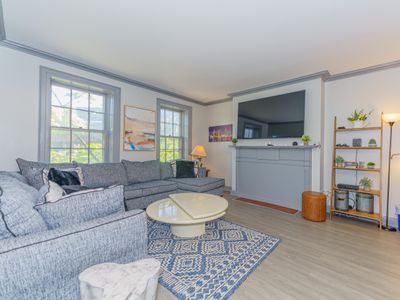Massive 5BD/4BA 3-Story Duplex @ Downtown Albany