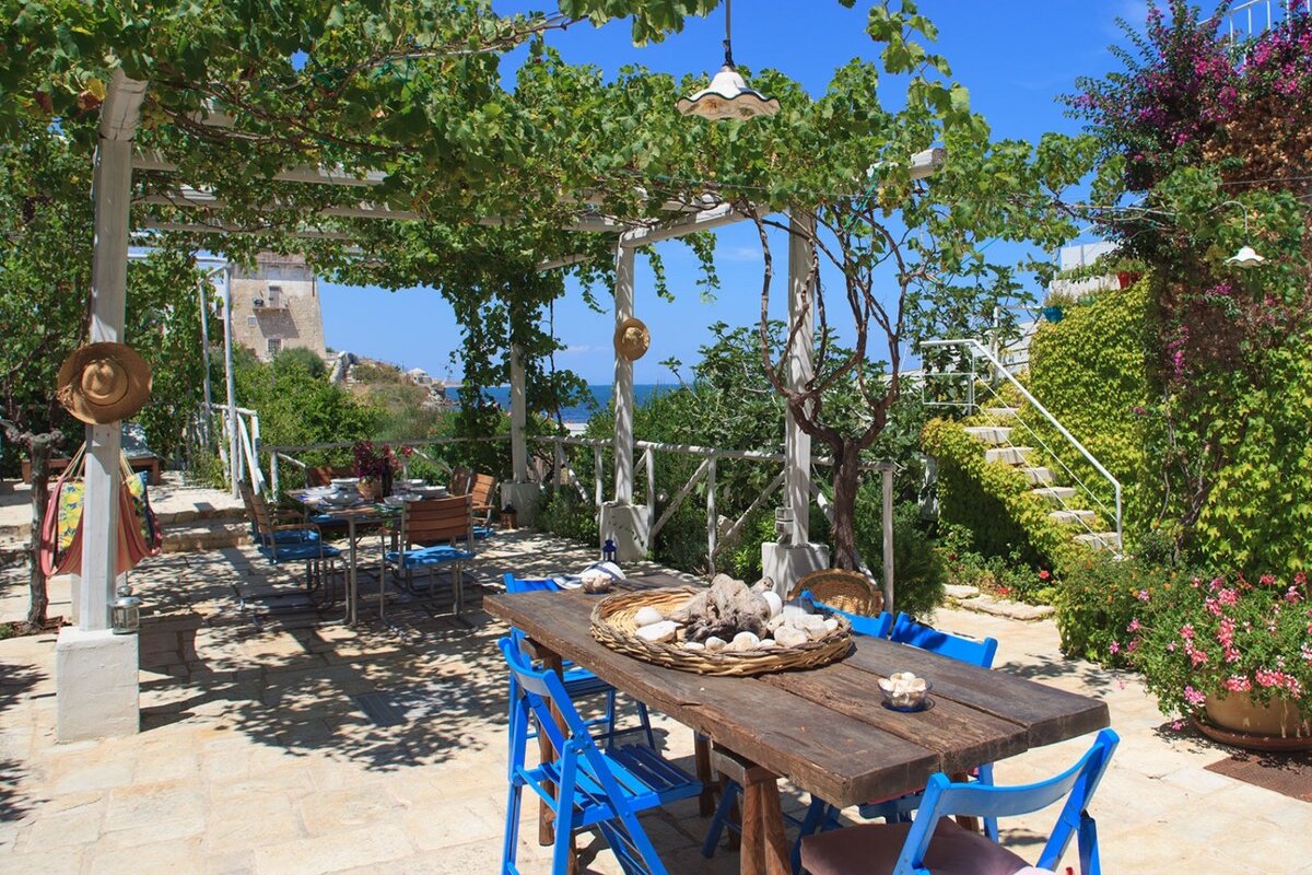 Seafront Trullo with Direct Beach Access – Trani gallery image 3