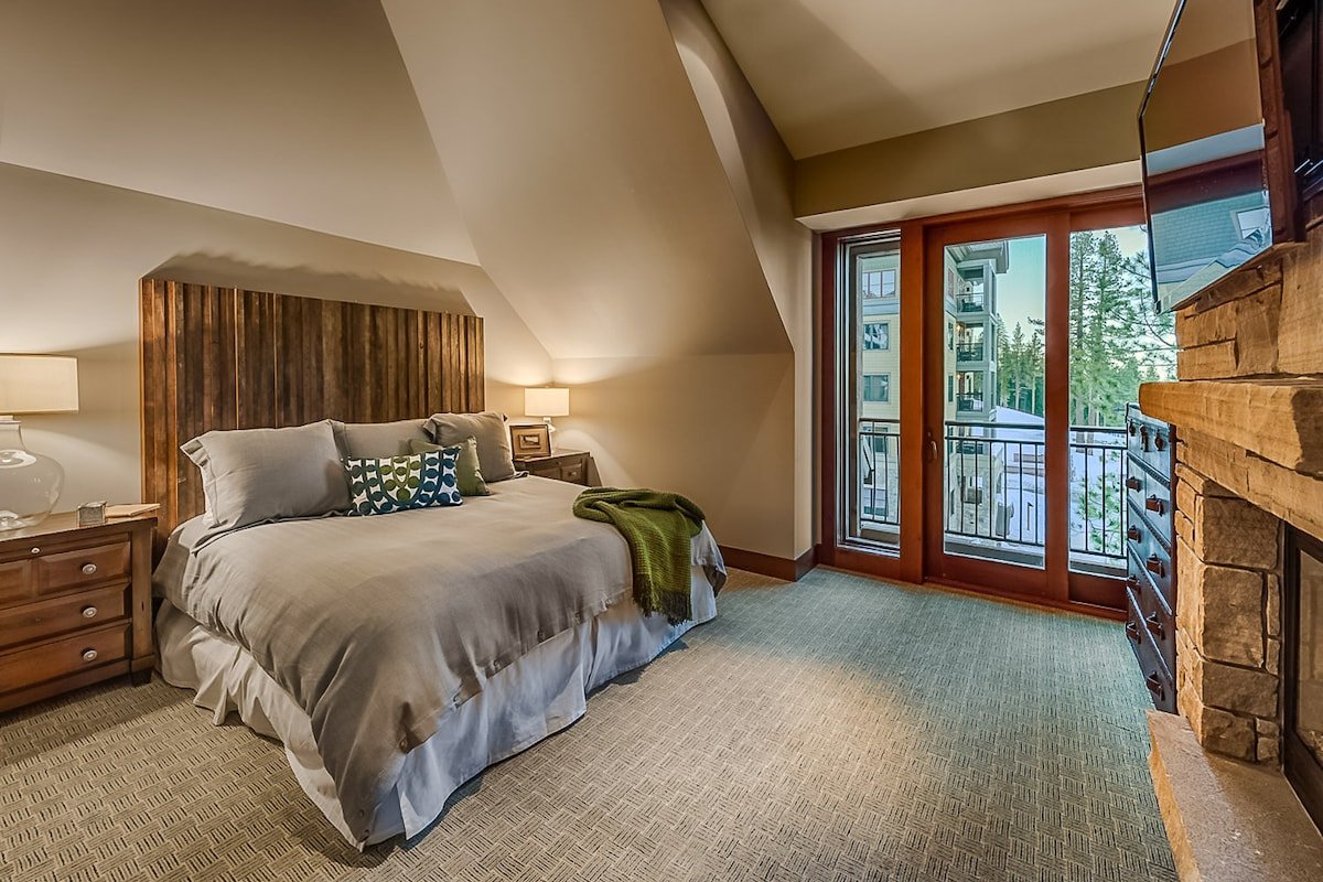 Penthouse Residence, The Ritz-Carlton, Lake Tahoe gallery image 2