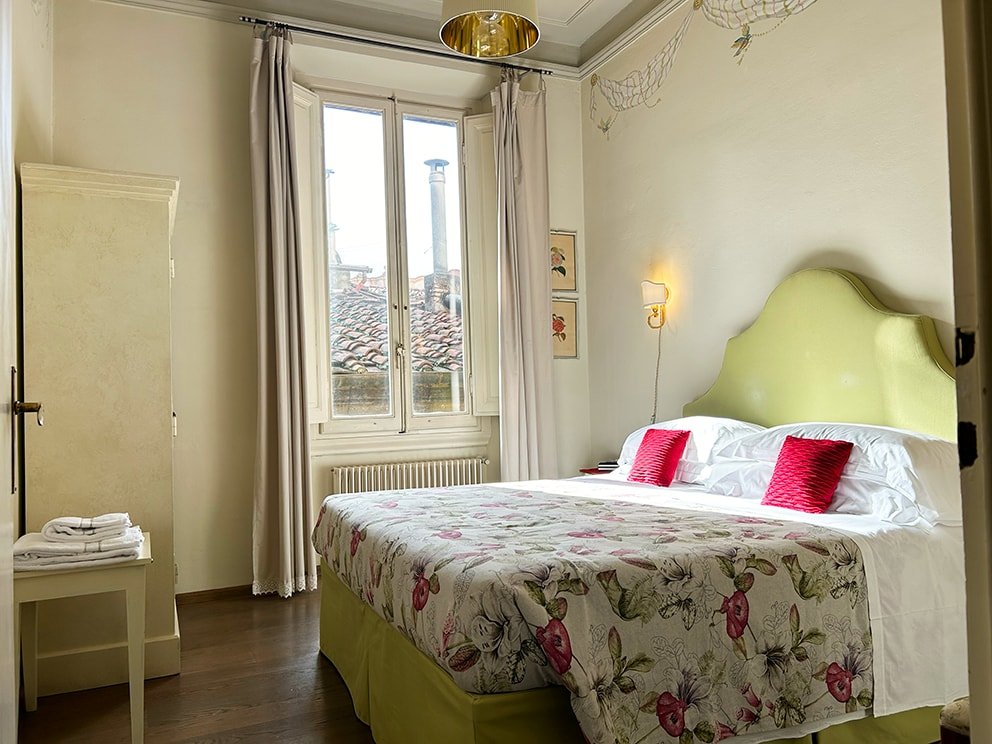 Florence Duomo Penthouse with terrace gallery image 5