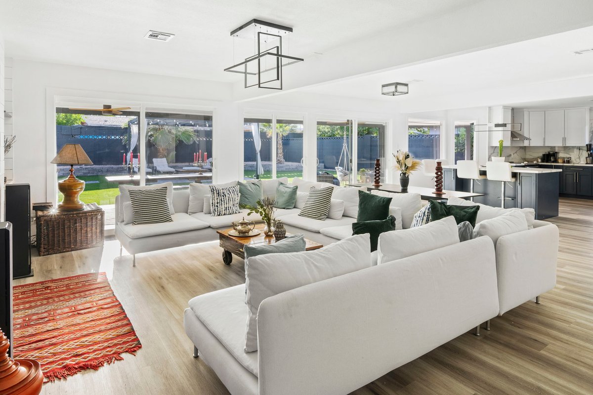 On Strip, 4x Luxurious King Bedrooms