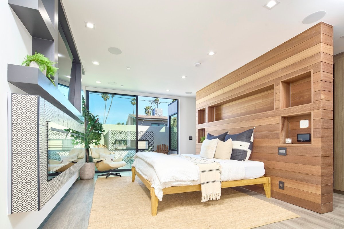 Art Deco Elegance in Venice | Pool, Spa, Rooftop gallery image 5