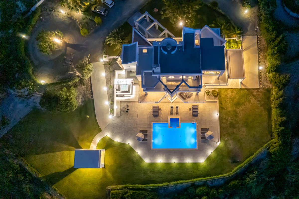 Monte Smith Grand Luxury Villa