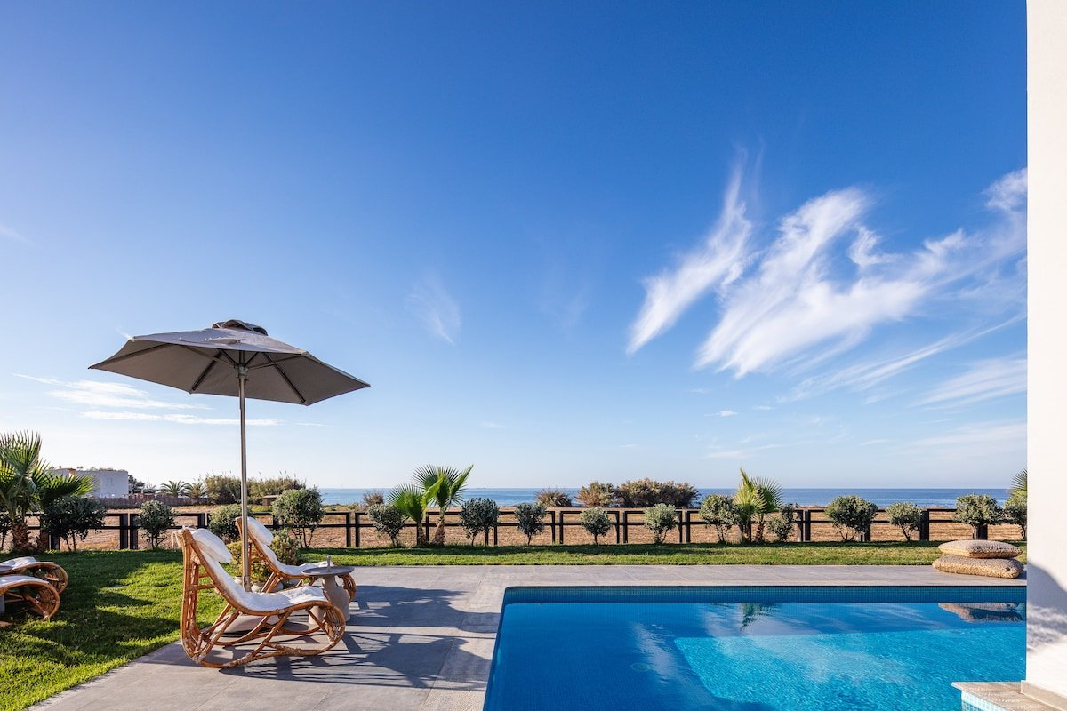 Feyre Boutique Mansion walking distance to beach gallery image 2