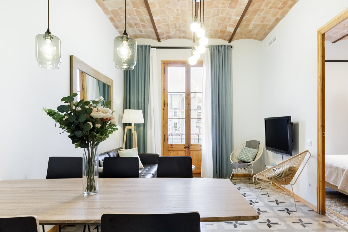 Laze in a Chic Apartment in Vila de Gracia