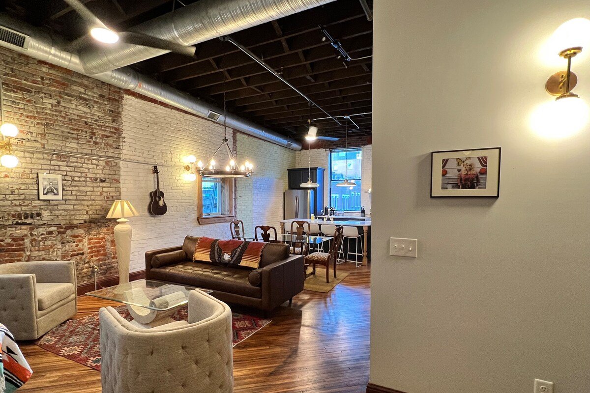 1882 Lofts – 401 – Downtown 2nd & Church gallery image 4