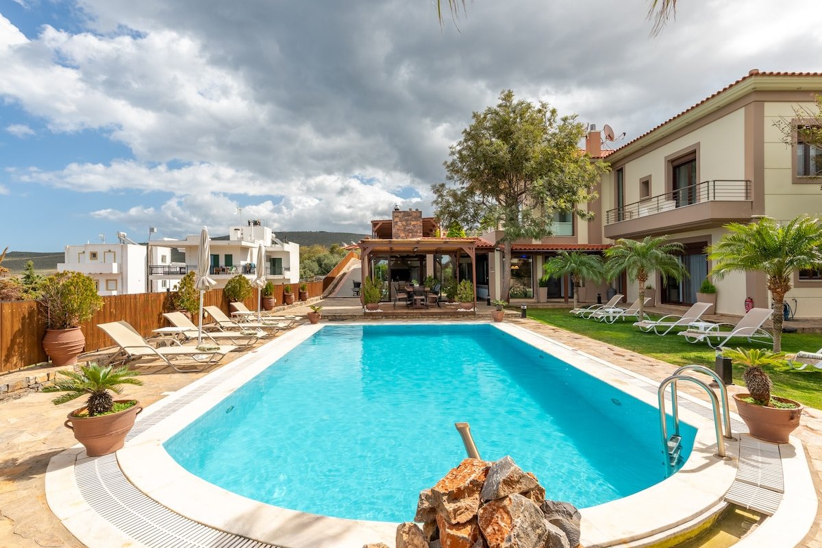 Villa Thea gallery image 2