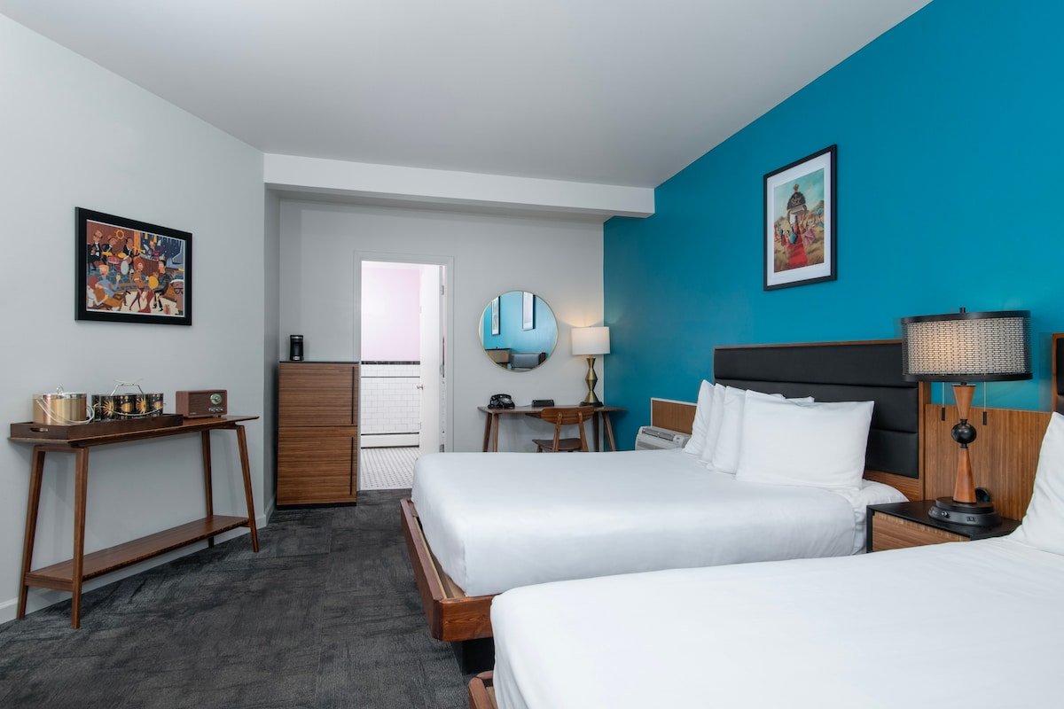 Stay at a 1950s Classic Motel in Bozeman gallery image 3