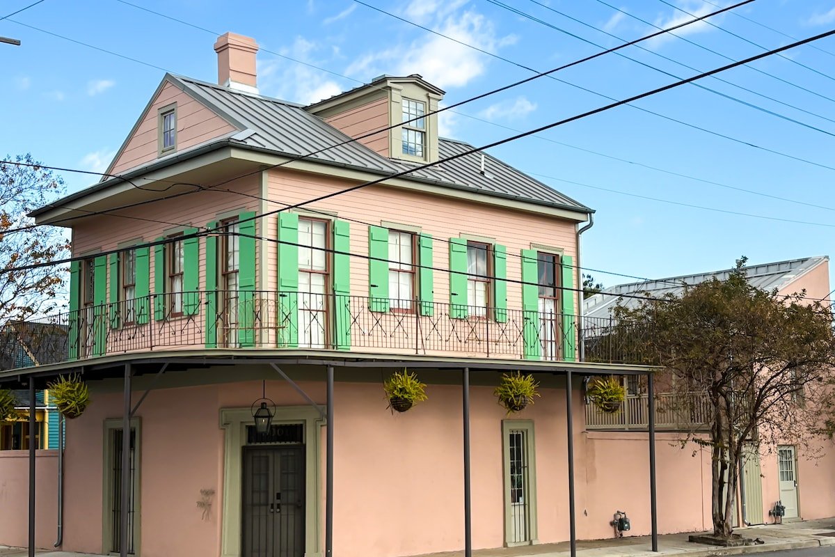 The Chartres Main House & POOL by Dear Valentine gallery image 2
