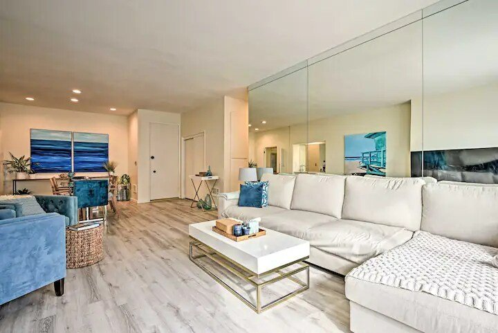 Spacious condo on the beach-views, parking & spa! gallery image 2